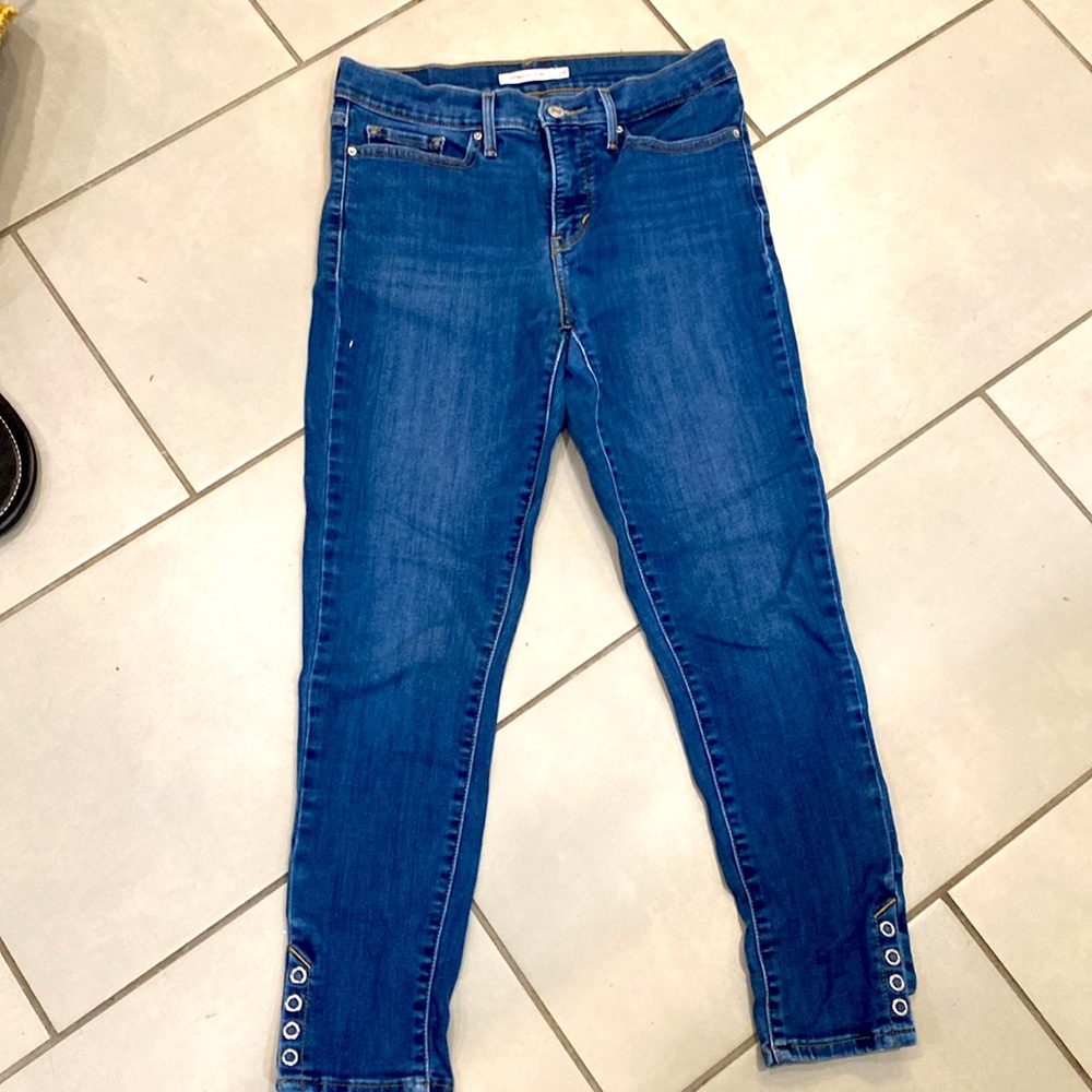 Levi’s  311 Shaping Skinny Jeans Size 28